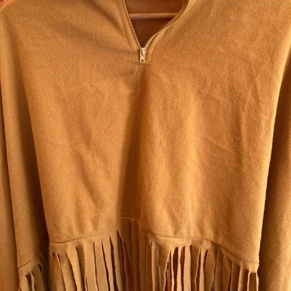 Hot Fringed Poncho With Sleeves 🔥 - Picture 4 of 7